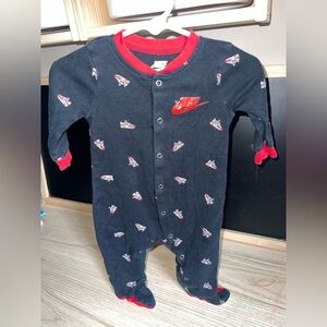 ‼️NWOT: Nike Button Down Footie Pajamas - 6 M